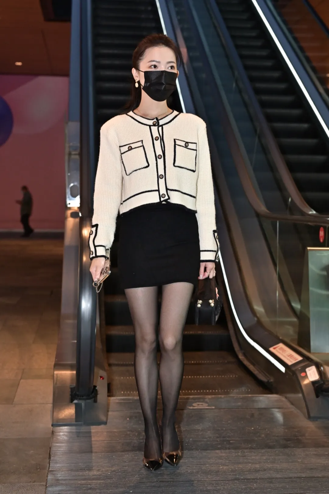 [街拍丝袜系列] 小香风黑丝美腿[266P5.73GB]