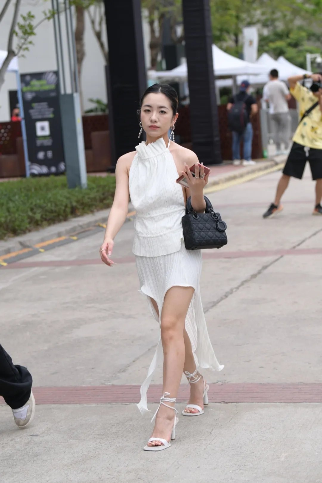 [街拍裙装系列] 性感露背白裙[123P2.52GB]