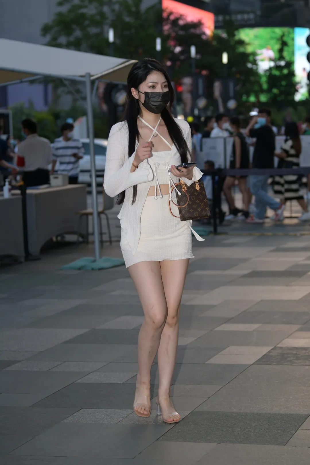 [街拍裙装系列] 白色套装裙凉高美腿[127P2.66GB]