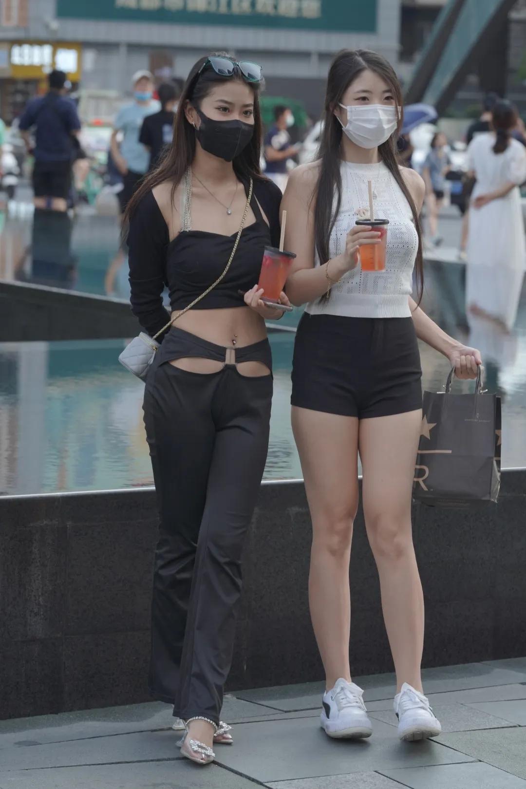 [街拍热裤系列] 青春美丽好闺蜜[134P1.38GB]