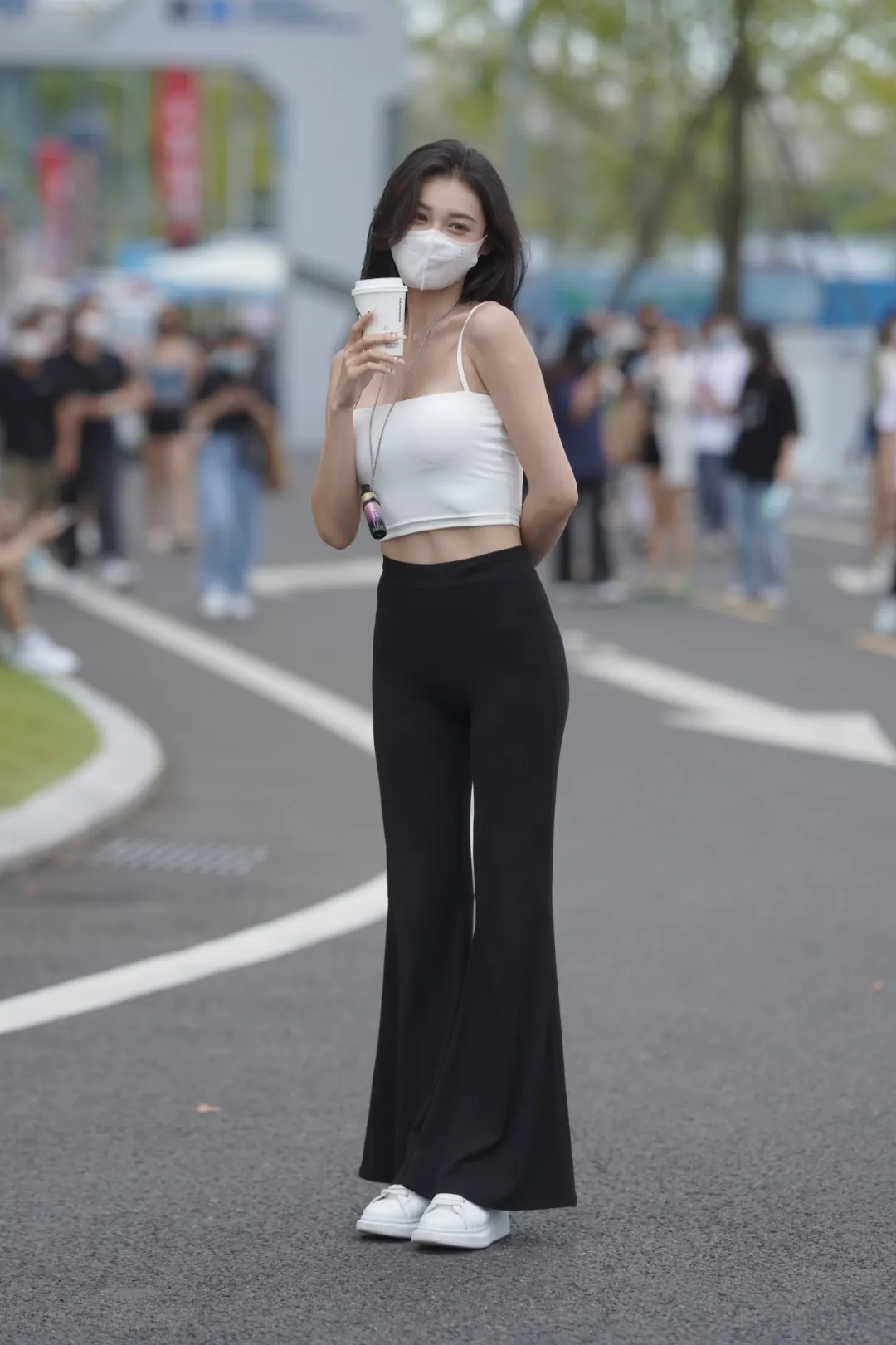 [街拍宽腿裤系列] 黑白搭配显腿长[30P318MB]